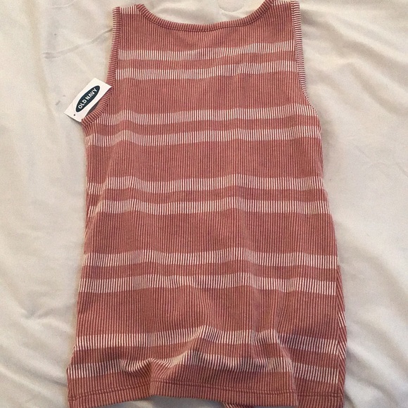 Old navy tank top - Picture 2 of 4